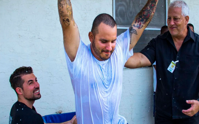 HOMBRE FUE LIBERADO DE INFLUENCIAS NEGATIVAS AL ACEPTAR A JESÚS