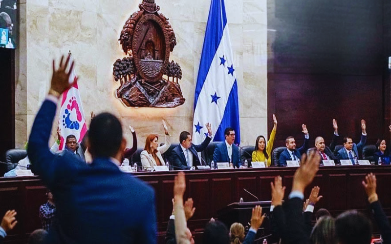 HONDURAS APRUEBA UN PLAN DE LECTURA DE LA BIBLIA EN COLEGIOS