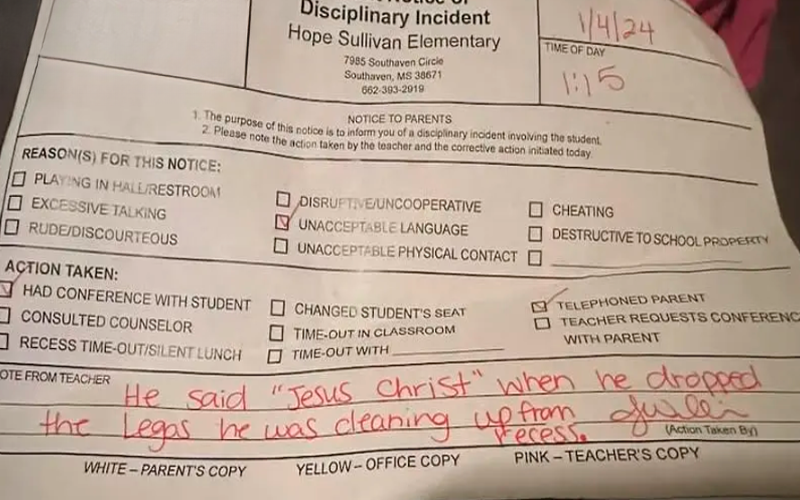 NIÑO ES REPRENDIDO POR ESCRIBIR JESUCRISTO EN EL COLEGIO