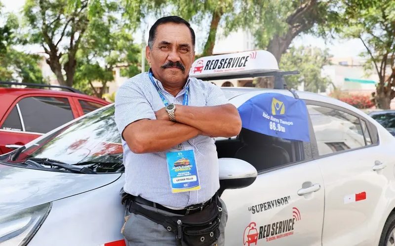 TAXISTA PREDICA A SUS PASAJEROS A TRAVÉZ DE RADIO CRISTIANA